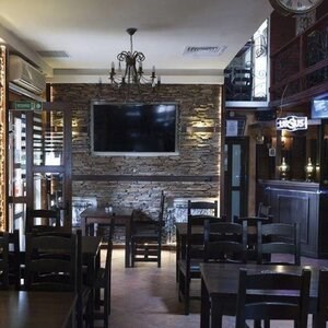 Paski 3D Slate Rusty Brown | Kamień dekoracyjny do okładzin pionowych, zewnętrznych i wewnętrznych (10-12/paleta)