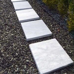 Japanese Marble Step Kavala Cross Antichizata, 40 x 40 x 4,5 cm