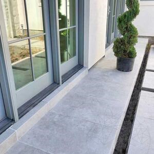 Kamień spiekany L'ALTRA PIETRA Duomo Bluestone Grey, 60 X 90 X 2 cm, R11 - Antypoślizgowy do użytku na zewnątrz