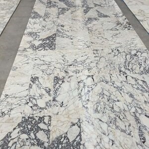 Arabescato Violet polerowany marmur 60 x 30 x 2 cm (półprzezroczysty)