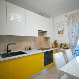 Polerowany marmur Rosalina, 60 x 60 x 2 cm