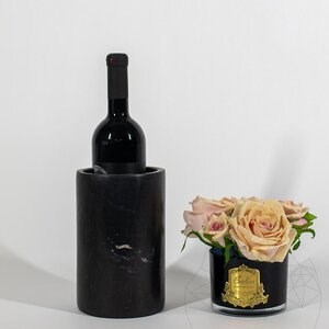 Marmurowy stojak na wino Czarny