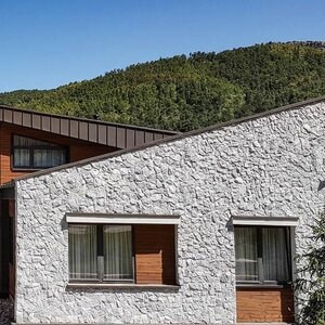 Marmur poligonalny Rock Face Dias