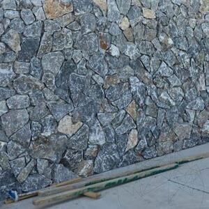 Marmur elewacyjny poligonalny Rock Face Lava Black