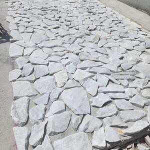 Marmur elewacyjny poligonalny Rock Face White