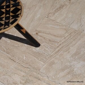 Trawertyn Striated Beige French Pattern Set Mat, 1,2 cm
