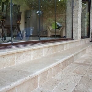 Trawertyn Classic Cross Cut Brushed + 1L Stick, 61 x 30,5 x 3 cm (Step/Pool Edge)