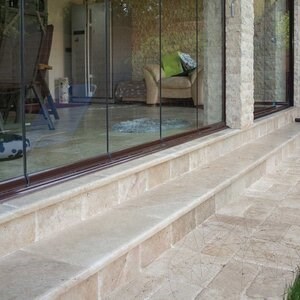 Trawertyn Classic Cross Cut Brushed + 1L Stick, 61 x 30,5 x 3 cm (Step/Pool Edge)
