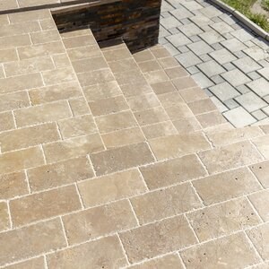 Trawertyn Walnut Cross Cut Brushed i Daltuit, 30,5 x 15,2 x 3 cm