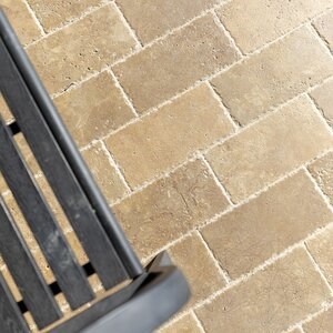 Trawertyn Walnut Cross Cut Brushed i Daltuit, 30,5 x 15,2 x 3 cm