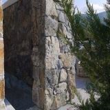Poligonalny marmur Rock Face Akron (Coltar)