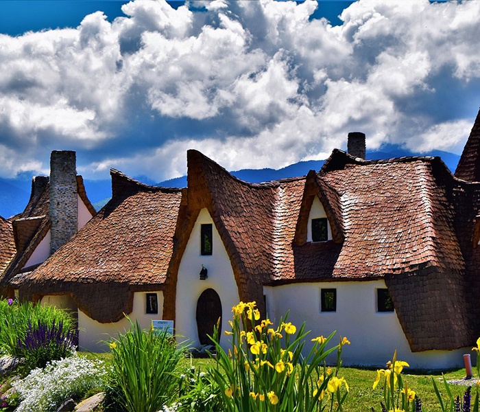 Odkryj gliniany zamek Fairy Valley z Transylwanii