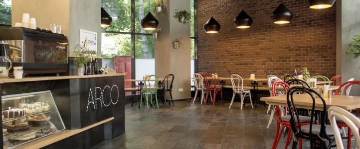 Fuzja kuchni włoskiej i kamienia naturalnego – Arco – Giro di Gusto