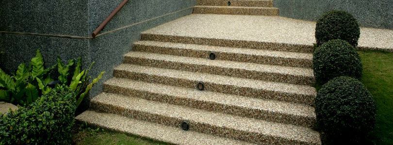 Odkryj modowy trend w wystroju wnętrz i na zewnątrz: mozaiki Pebble
